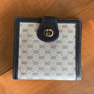 Gucci navy blue monogram wallet with leather lining